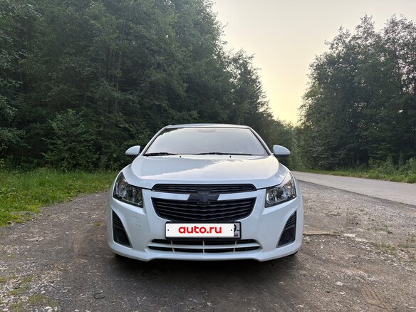 2011 Chevrolet Cruze I, белый, 600000 рублей - вид 2