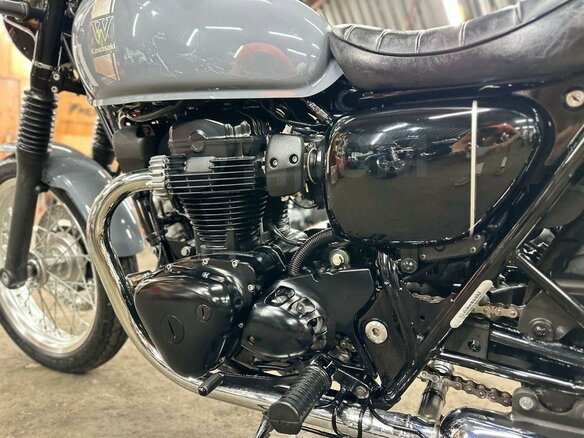 2022 Kawasaki W 800, серый, 850000 рублей - вид 14