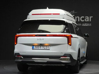 2023 Kia Carnival IV Рестайлинг, белый, 6020000 рублей, вид 4