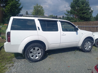 2009 Nissan Pathfinder III, белый, 1000000 рублей, вид 4