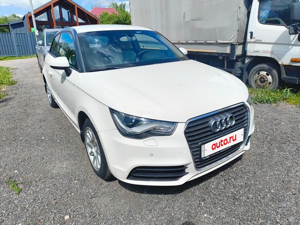 2011 Audi A1 I (8X), белый, 750000 рублей - вид 1
