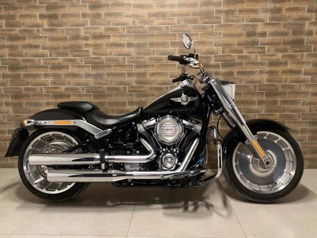 2019 Harley-Davidson Fat Boy, чёрный, 2090000 рублей, вид 1