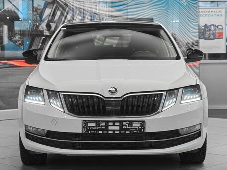 2017 Skoda Octavia III (A7) Рестайлинг, белый, 1699000 рублей, вид 2