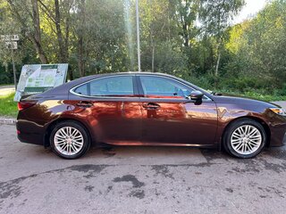 2016 Lexus ES 350 VI Рестайлинг, коричневый, 2350000 рублей, вид 1