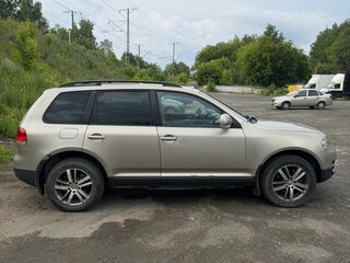 2005 Volkswagen Touareg I, бежевый, 700000 рублей, вид 2