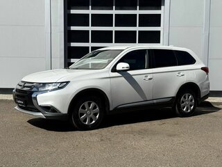 2018 Mitsubishi Outlander III Рестайлинг 3, белый, 1491000 рублей, вид 1