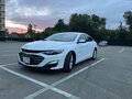 2020 Chevrolet Malibu IX Рестайлинг, белый, 1350000 рублей - вид 1