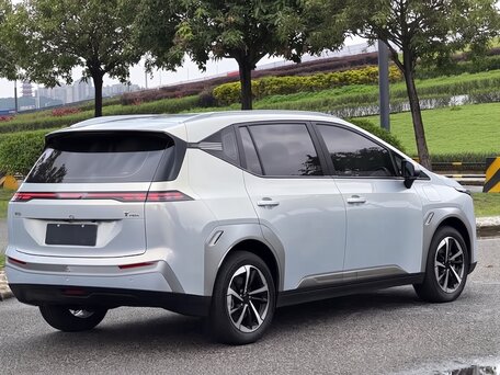 2023 Aion Y Plus 61.7 kWh, серый, 1480000 рублей, вид 4