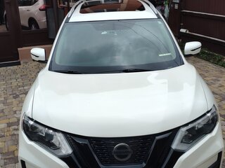 2017 Nissan Rogue II Рестайлинг, белый, 1900000 рублей, вид 3