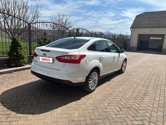 2013 Ford Focus III, белый, 1095000 рублей - вид 3