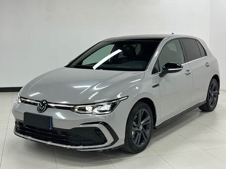 2022 Volkswagen Golf VIII, серый, 2250000 рублей, вид 1