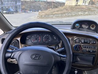 2001 Hyundai Starex I Рестайлинг, чёрный, 730000 рублей, вид 4