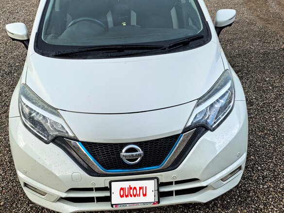 2017 Nissan Note e-Power II Рестайлинг, белый, 1750000 рублей