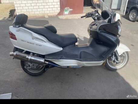 2002 Suzuki Burgman (SkyWave) 650, белый, 320000 рублей, вид 4