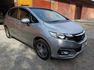 2018 Honda Fit III Рестайлинг, серебристый, 1550000 рублей, вид 4