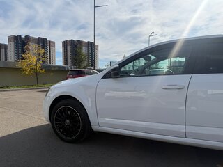 2014 Skoda Octavia III (A7), белый, 999999 рублей, вид 4