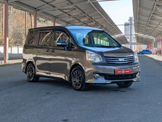 2012 Toyota Noah II (R70), серый, 1699900 рублей, вид 2