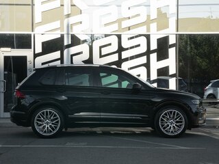 2018 Volkswagen Tiguan II, чёрный, 2399000 рублей, вид 5