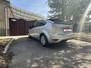 2008 Ford Focus II Рестайлинг, серебристый, 450000 рублей, вид 3