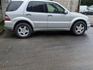 2002 Mercedes-Benz M-Класс 400 I (W163) Рестайлинг, серебристый, 830000 рублей, вид 5