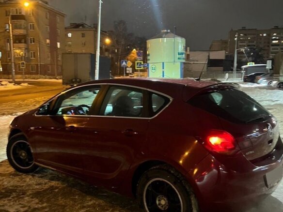 2011 Opel Astra J, красный, 750000 рублей - вид 8