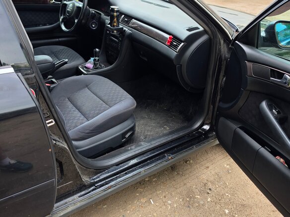 2001 Audi A6 II (C5), чёрный - вид 6