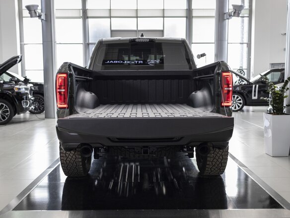 2025 Ram 1500 RHO V Рестайлинг, зелёный, 12953911 рублей - вид 15