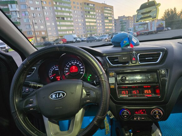 2012 Kia Rio 5-speed III, чёрный, 800000 рублей - вид 38