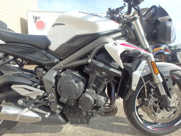 2021 Triumph Street Triple, белый, 820000 рублей - вид 14