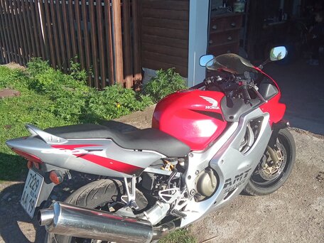 2004 Honda CBR 600F, красный, 500000 рублей, вид 2