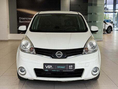 2013 Nissan Note I Рестайлинг, белый, 867000 рублей, вид 2