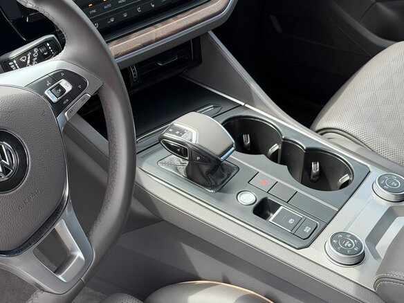 2019 Volkswagen Touareg III, серебристый, 3500000 рублей - вид 11