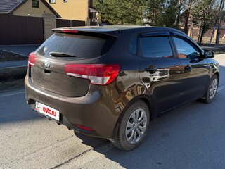 2016 Kia Rio III Рестайлинг, коричневый, 1200000 рублей, вид 4
