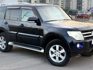 2007 Mitsubishi Pajero IV, чёрный, 1400000 рублей, вид 3