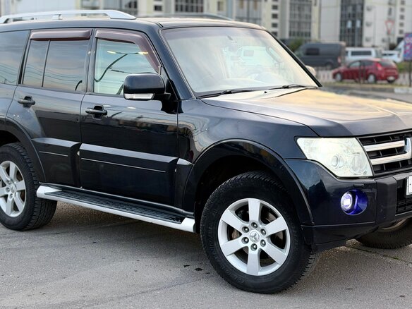 2007 Mitsubishi Pajero IV, чёрный, 1350000 рублей - вид 2