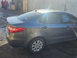 2012 Kia Rio 5-speed III, серый, 1300000 рублей, вид 3