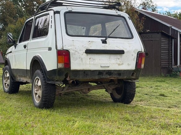 1999 Lada (ВАЗ) 2121 (4x4) I Рестайлинг, белый, 50000 рублей - вид 3