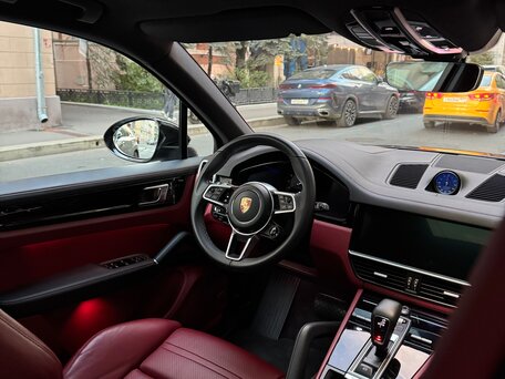 2019 Porsche Cayenne III, чёрный, 6600000 рублей, вид 4