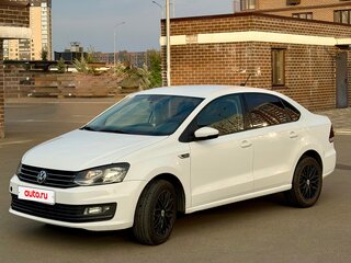 2019 Volkswagen Polo V Рестайлинг, белый, 880000 рублей, вид 1
