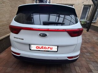 2016 Kia Sportage III Рестайлинг, белый, 1900000 рублей, вид 1