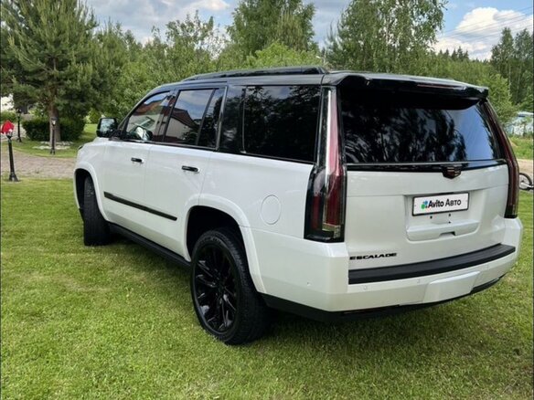 2020 Cadillac Escalade IV, белый, 5000000 рублей - вид 3