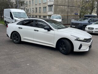 2021 Kia K5 III, белый, 2000000 рублей, вид 2