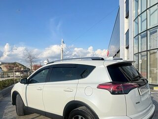 2017 Toyota RAV4 IV (XA40) Рестайлинг, белый, 2100000 рублей, вид 4