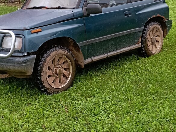 1995 Suzuki Escudo I, зелёный - вид 3