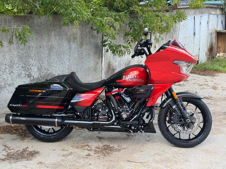 2026 Harley-Davidson CVO Road Glide ST, чёрный, 5199000 рублей, вид 4