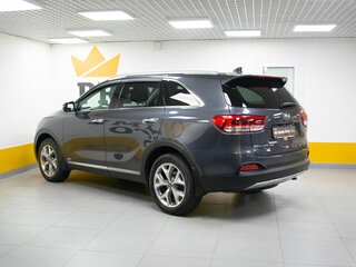 2017 Kia Sorento III Prime, серый, 2499000 рублей, вид 4
