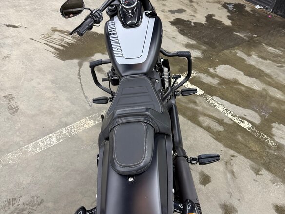 2021 Harley-Davidson Fat Bob, чёрный, 1850000 рублей - вид 6