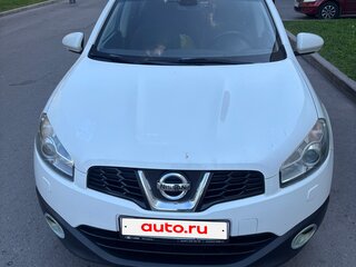 2013 Nissan Qashqai I Рестайлинг, серебристый, 915000 рублей, вид 3