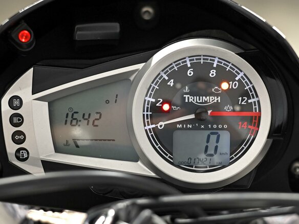 2010 Triumph Street Triple, серый, 449000 рублей - вид 8