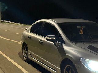 2007 Honda Civic VIII, серебристый, 599999 рублей, вид 3